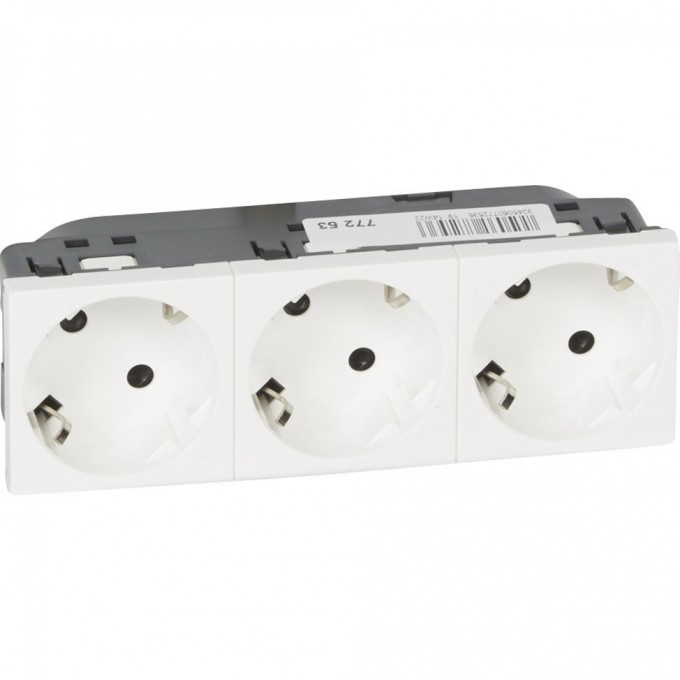 Розетка LEGRAND 3 x 2К+3 под углом 45° Программа Mosaic стандартная белый 077253