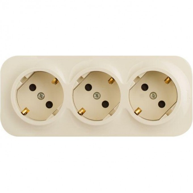 Розетка LEGRAND 3-м ОП Quteo 16А IP20 250В 3х2P+E с заземл. защ. шторки слоновая кость 782268