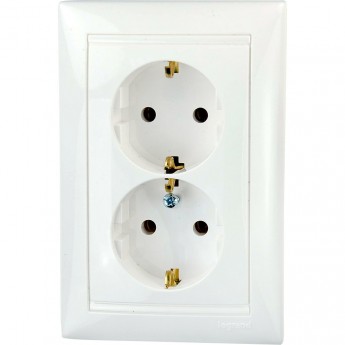 Розеточный блок LEGRAND Valena немецкий стандарт 2х2К+3 на винтах укомплектованный белый Розеточный блок LEGRAND Valena немецкий стандарт 2х2К+3 на винтах укомплектованный белый