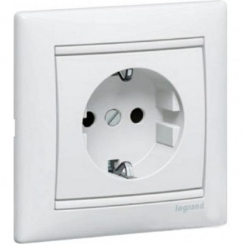 Силовая розетка LEGRAND Valena 2К+3 укоплектованная на винтах 10/16 А 230/250 В белый
