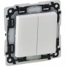 Переключатель LEGRAND Valena LIFE двухклавишный 10А 250В IP44 с лицевой панелью безвинтовые зажимы белый 752158